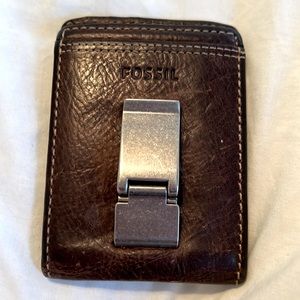 LIKE NEW!!! Fossil money clip wallet!! Dark Beown with pewter hardware!